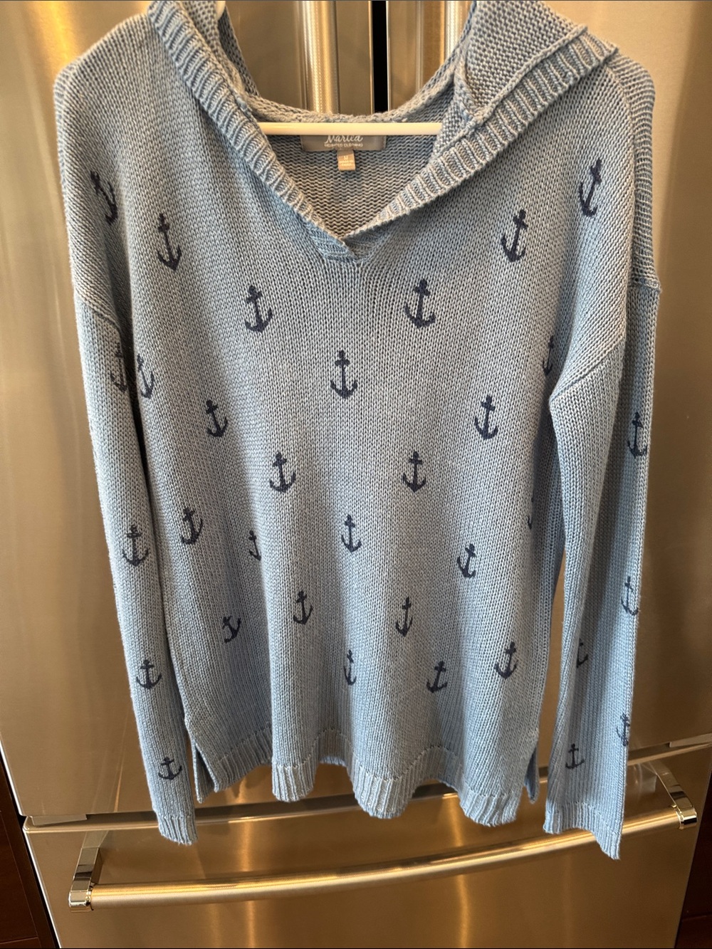 Sea-Inspired Light Blue V-Neck Sweater with Anchor Pattern